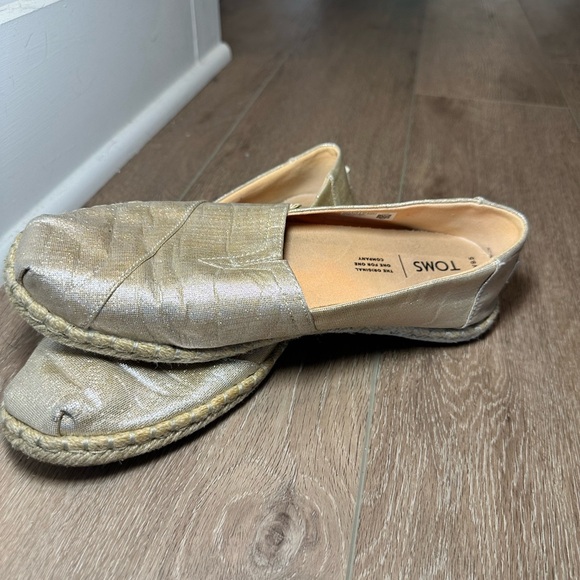 TOMS Gold Metallic Slip On Espadrille Flats Women’s 9.5 Summer - Picture 11 of 11